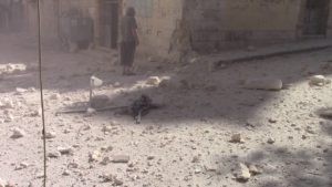 شاهد آثار الدمار جرّاء القصف الجوي الذي استهدف حي السكري بمدينة حلب