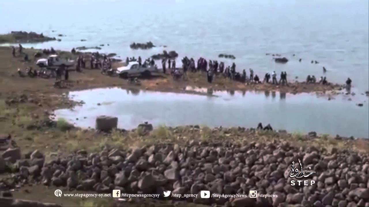 ‫محاولات انتشال جثة شاب غريق في بحيرة كودنة بالقنيطرة 08 05 2016