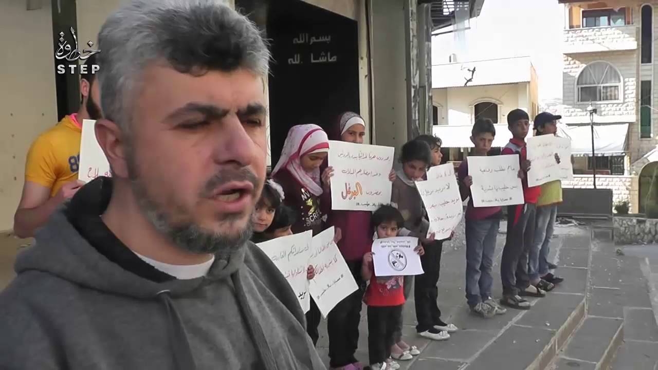 وقفة لمحاصري مضايا بإدخال حليب الأطفال للمدينة