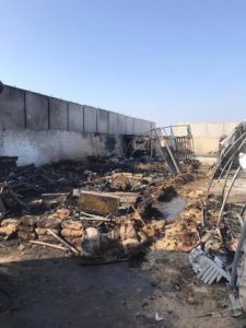 صور تُظهر آثار الدمار والحرائق في نقطة المراقبة التركية في قرية شير مغار غربي حماة بعد استهدافها من قبل قوات النظام بالقذائف يوم أمس.