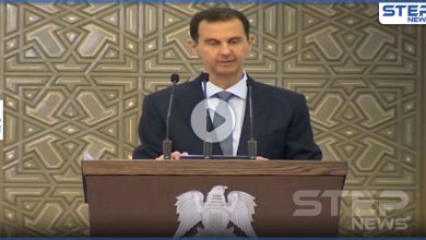بالفيديو|| شاهد الوعكة الصحية التي تعرض لها بشار الأسد أثناء خطابه وكيف برر ذلك