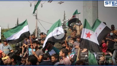 مظاهرة شعبية في ساحة السبع بحرات وسط مدينة إدلب تحت عنوان "لاشرعية لطاغية و مستبد علينا"