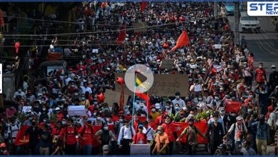 "نحن مستعدون للموت".. احتجاجات ميانمار تصرّ على الإطاحة بالانقلابيين