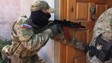 روسيا تعتقل 16 أوكرانيا وتوجه لهم 5 تهم بينها التخطيط لتفجير مبان حكومية