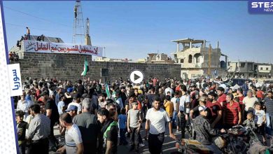 قوات النظام السوري تستهدف مظاهرة رافضة لـ الانتخابات الرئاسية بالرصاص الحي في درعا البلد موقعةً إصابات (فيديو)