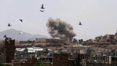 بعد مجزرة الروضة.. السفير البريطاني في اليمن يدعو ميليشيات الحوثي لأمرٍ هام