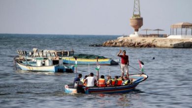 رداً على البالونات الحارقة.. إسرائيل تُقلّص مسافة الصيد في غزة إلى مستوى جديد