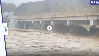 شاهد|| منخفض الحج يتصدر ترند سلطنة عُمان وفيديوهات توثق الفيضانات العارمة وسط تهدم بعض المنازل