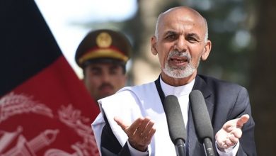 سفير أفغاني يكشف المبلغ الذي حمله الرئيس غني أثناء هروبه من أفغانستان