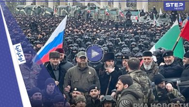 بالفيديو|| 10 آلاف مقاتل شيشاني يتعاهدون بالحرب تحت راية بوتين بقلب أوكرانيا.. والفوج (141) الآلي يتحرك