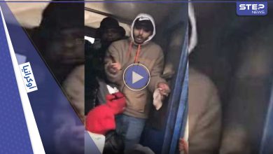 فيديو لـ شاب مغربي ينقذ العرب والأفارقة متحدياً الشرطة الأوكرانية بعد طردهم من القطار يثير ضجةً