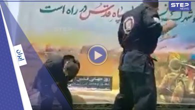 بالفيديو|| عنصر من الحرس الثوري الإيراني يستعرض قواه فيصيب زميله بـ"منطقة حساسة"