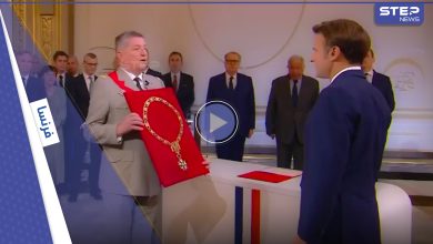 قصة القلادة الذهبية الممنوحة إلى الرئيس الفرنسي "ماكرون" بحفل تنصيبه وسبقه بحملها بشار الأسد (فيديو)