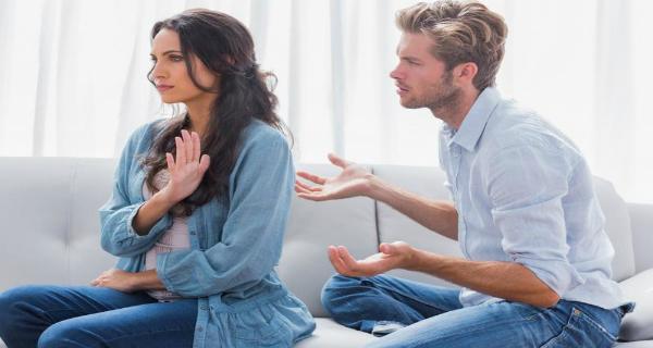 5 عبارات تعمل على إيقاف مناقشات الزوجين