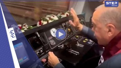 بالفيديو || أردوغان يقود قطاراً ويُغني من داخل قمرة القيادة