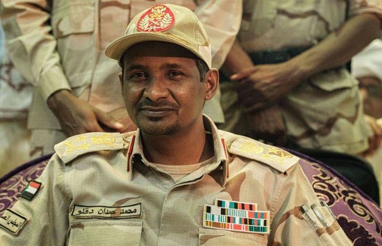 السودان يعلن إفشال محاولة انقلاب في دولة مجاورة انطلاقاً من أراضيه ويغلق معها الحدود