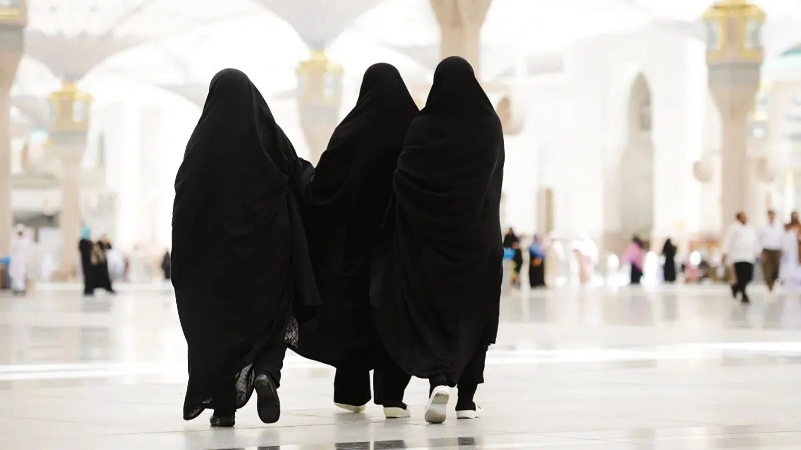 حج المرأة بدون محرم.. السعودية تسمح والإفتاء المصرية توافق بشرط واحد
