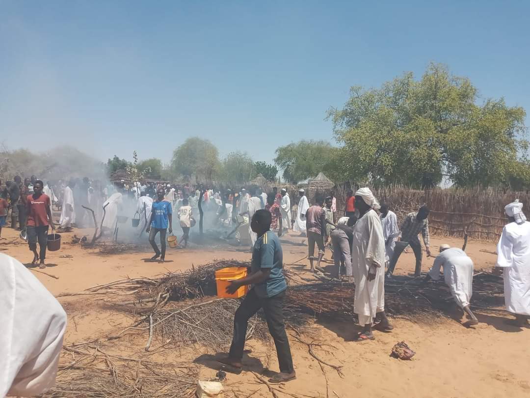 احتراق قرية في دارفور السودانية 