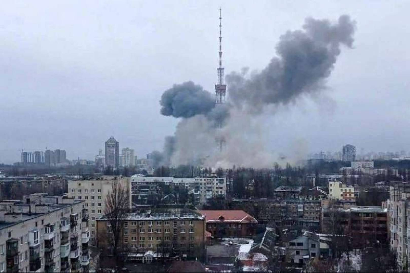 شاهد|| هجوم صاروخي روسي مكثف على أوكرانيا وانفجارات بكييف.. ومحطة زابوريجيا بلا كهرباء