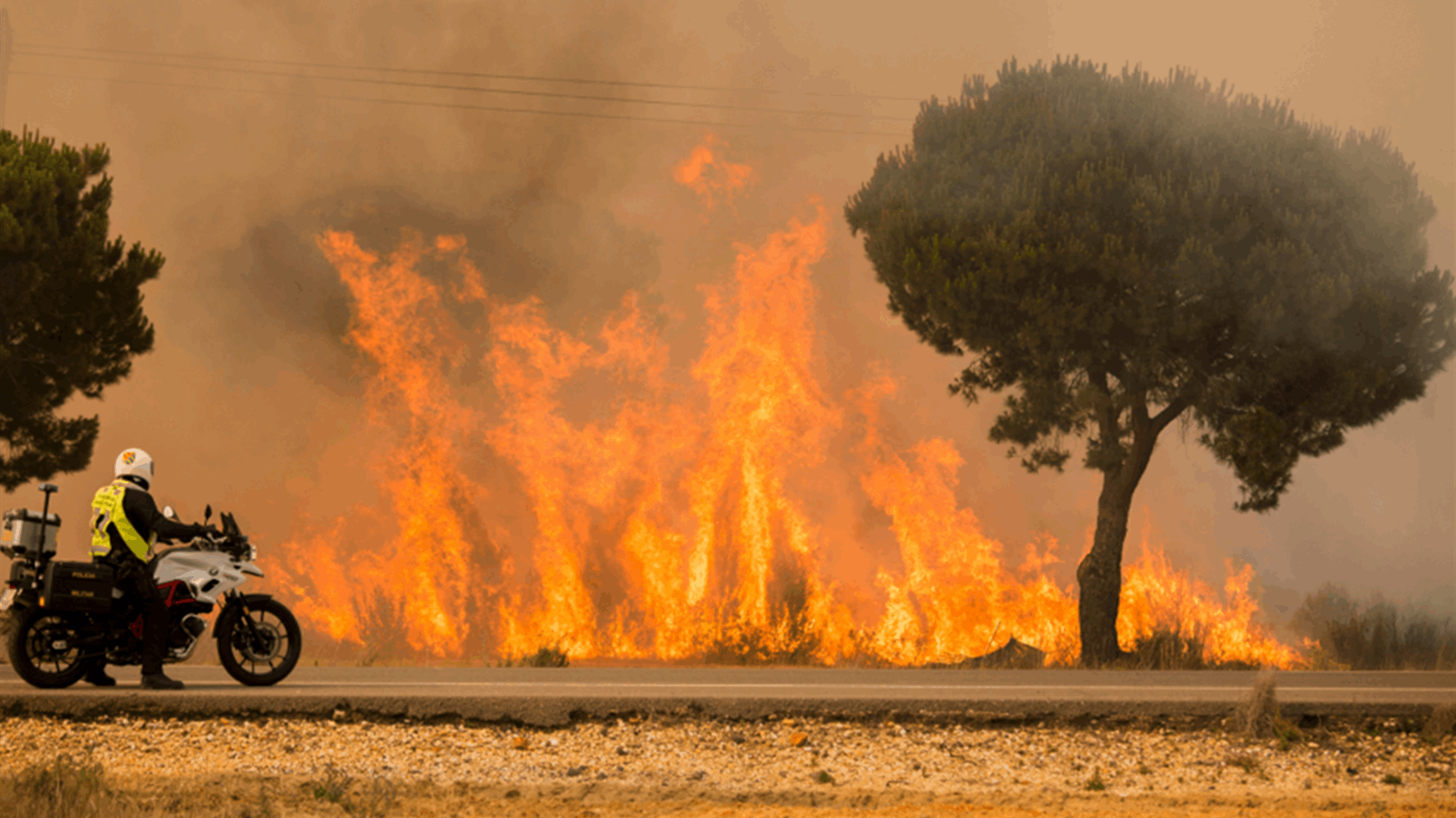 حرائق الغابات في إسبانيا تجبر المئات على الإخلاء 
