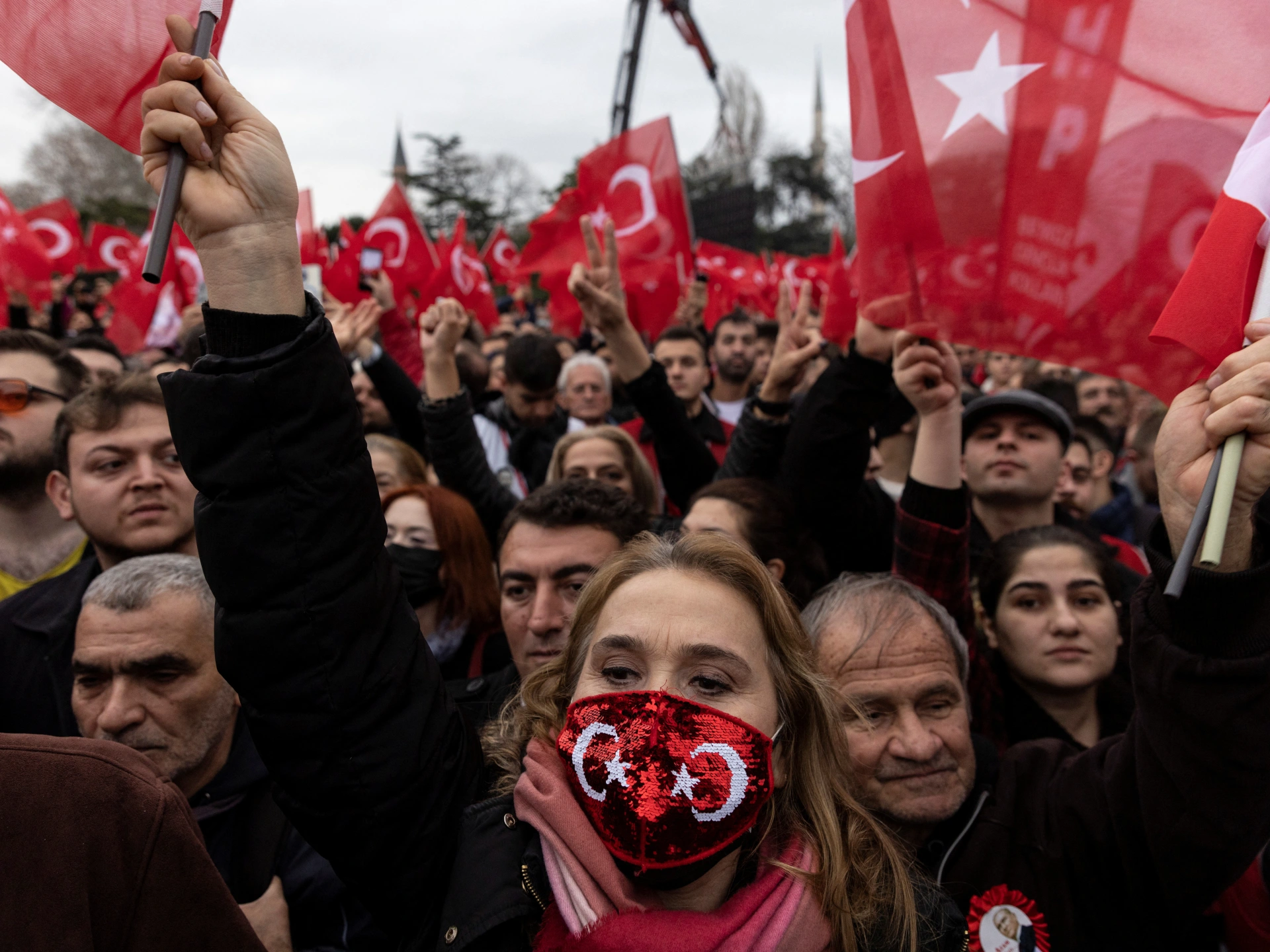 لمن ستصوت نساء تركيا.. الفئة الأكثر تأثيراً بعد الشباب