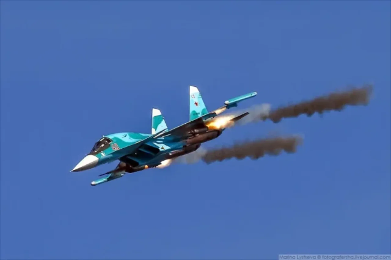 مقاتلة Su 34 الروسية أُسقطت بواسطة نظام الدفاع الجوي الأوكراني إس 300 1
