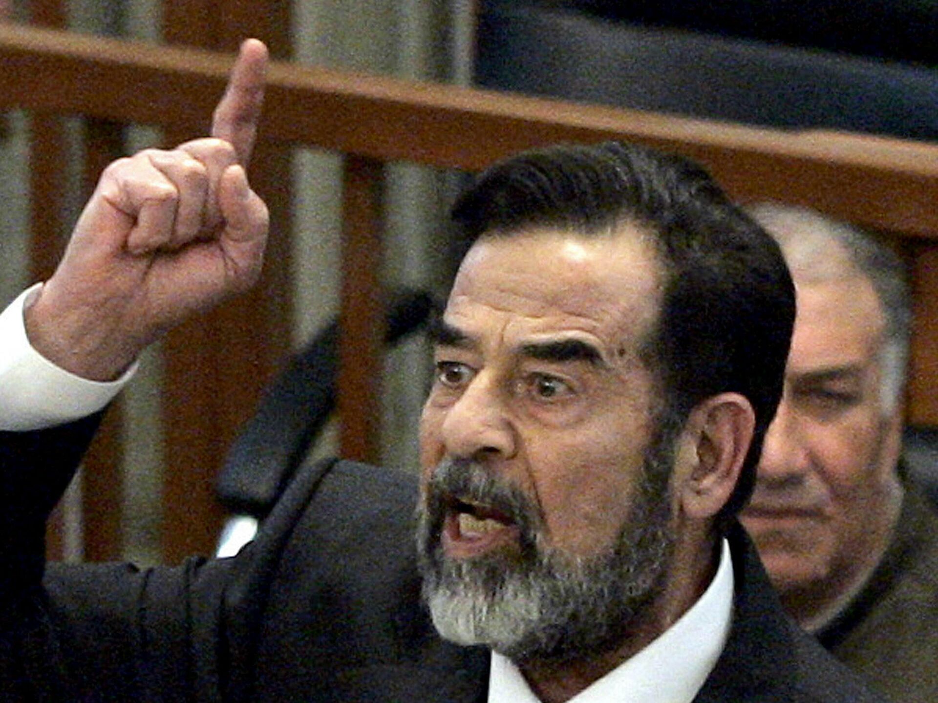 دول عرضت على صدام حسين استقباله تفادياً لإعدامه.. ورئيس عربي بكى 3 مرات