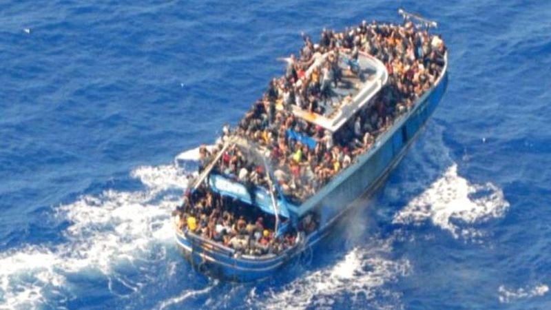 دول تتنصل.. تفاصيل حول غرق سفينة المهاجرين تثير الجدل فمن الجاني؟