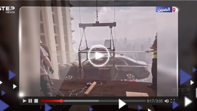 شاهد || ملياردير صيني يرفع سيارته "رولز رويس" إلى شقته في الطابق 44