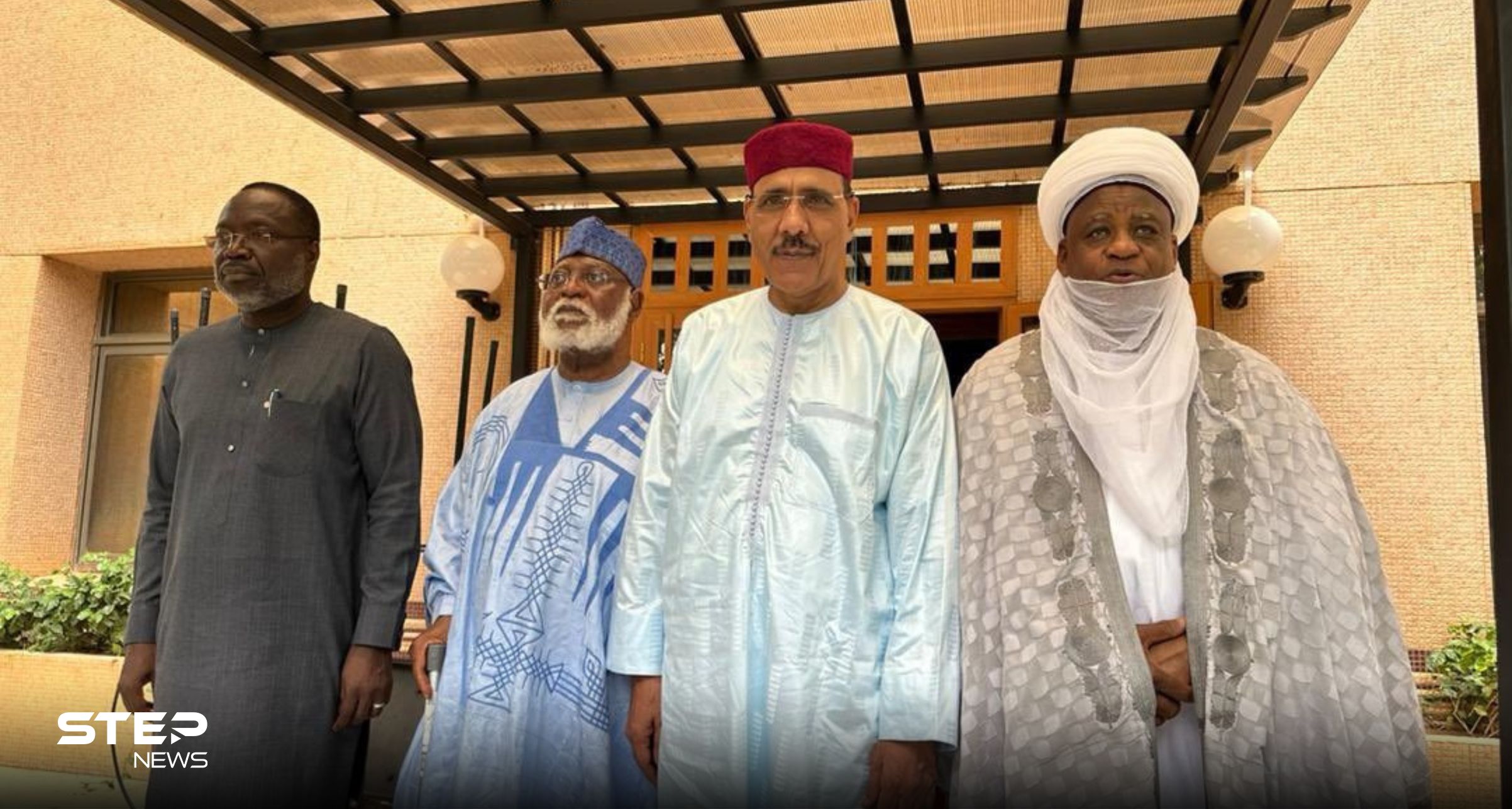 وفد إيكواس يلتقي رئيس النيجر المعزول محمد بازوم