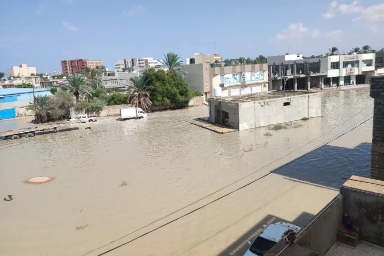 الفيضانات في ليبيا تحصد 150 قتيلاً وتدمر إحدى مدنها.. ومشاهد توثق حجم الكارثة