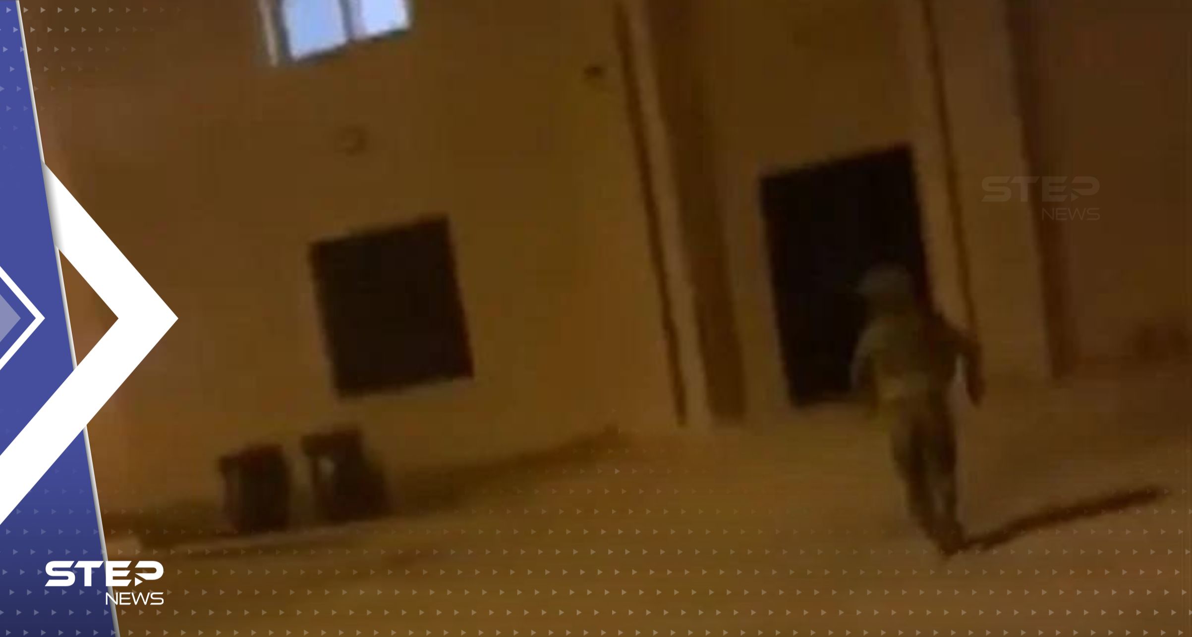 جندي إسرائيلي يلقي قنبلة داخل مسجد فلسطيني