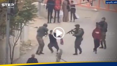 فيديو يشعل الجدل.. جندي إسرائيلي يطلق النار على فلسطيني "معاق" من مسافة صفر