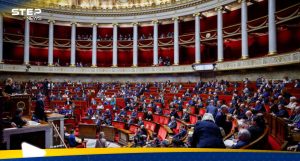 البرلمان الفرنسي يعتمد مشروع قانون الهجرة الجديد.. وأول وزير يقدم استقالته