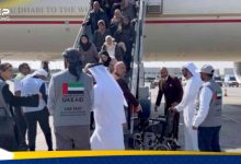 وصول دفعة من الأطفال الفلسطينيين الجرحى ومرضى السرطان إلى الإمارات