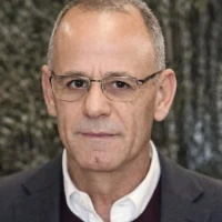 العقيد اللبناني المتقاعد أحمد شكر