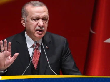 أردوغان يوجه تحذيراً لـ"قسد" ويدعو للإسراع بدمجها بالقوات السورية