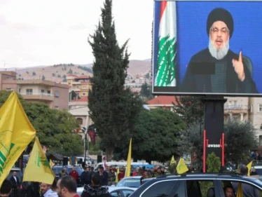 خطوات يتبعها حزب الله اللبناني استعدادا لسيناريو انهيار في لبنان