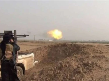 إسقاط طائرة استطلاع لقسد شرقي ديرالزور، وازدياد عمليات السطو غربها