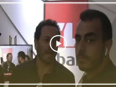 شاهد|| كيف اقتحمت مجموعة من الفنانين اللبنانيين مقر تلفزيون لبنان (فيديو)