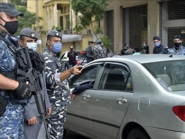 صحيفة لبنانية: الأمن أوقف شباناً سوريين على صِلة بعميل إسرائيلي تدخل جنبلاط للإفراج عن أحدهم
