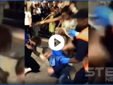بالفيديو||بلباسٍ قصير.. امرأتين مخمورتين متحولتين جنسياً تركلان مراهقاً داخل مترو أنفاق في لندن