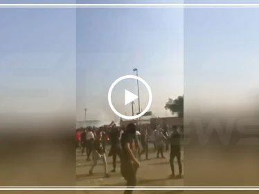 بالفيديو || اشتباكات بين متظاهرين و قوات الأمن ومحاولات قطع طرق في بغداد