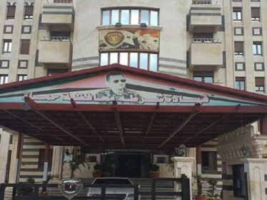 مقتل عنصرين من شرطة النظام السوري في هجومٍ استهدف مركزهما وسط مدينة حماة