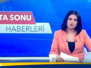 كوب قهوة "ستاربكس" يتسبب في طرد مذيعة أخبار بقناة تركية (فيديو)