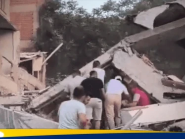 زلزال عنيف يضرب تركيا.. وفيديوهات توثق قوته وانهيار عدة مباني 