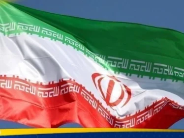 إيران تحتجز ناقلة نفط أجنبية وتعتقل طاقمها في خليج عمان