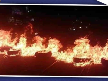 أهالي شرق ديرالزور يقطعون الطرقات العامّة مطالبين بحصصهم المالية من عائدات النفط
