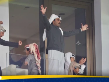 شاهد|| منتخب قطر يبلغ نهائي كأس آسيا على حساب إيران.. وتفاعل على فرحة أمير البلاد من المدرجات