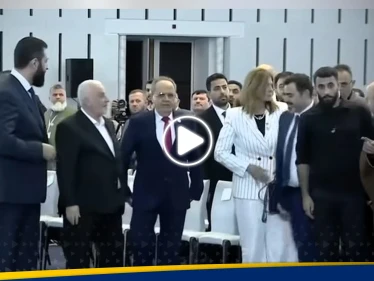 بالفيديو|| شيخ يصيح بوجه الرئيس الشرع بعد تشكيل الحكومة.. كيف رد عليه؟
